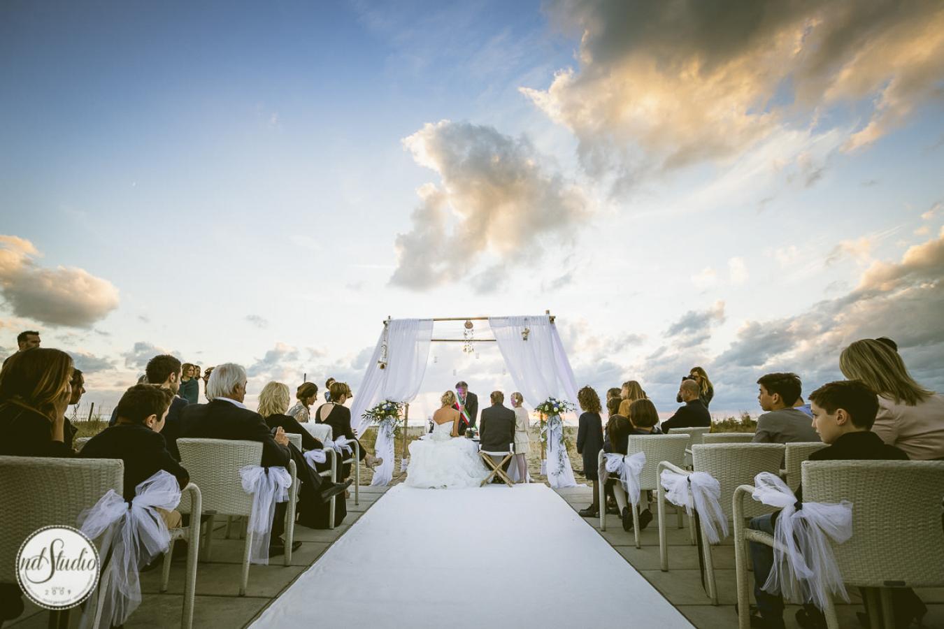foto  Luca e Ylenia - Wedding by the sea in Tuscany