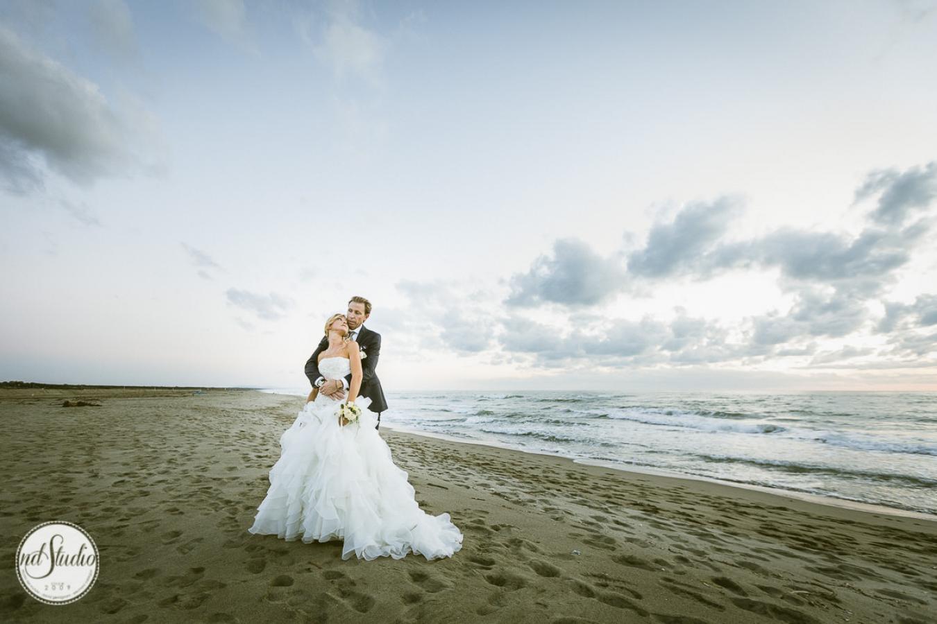 foto  Luca e Ylenia - Wedding by the sea in Tuscany