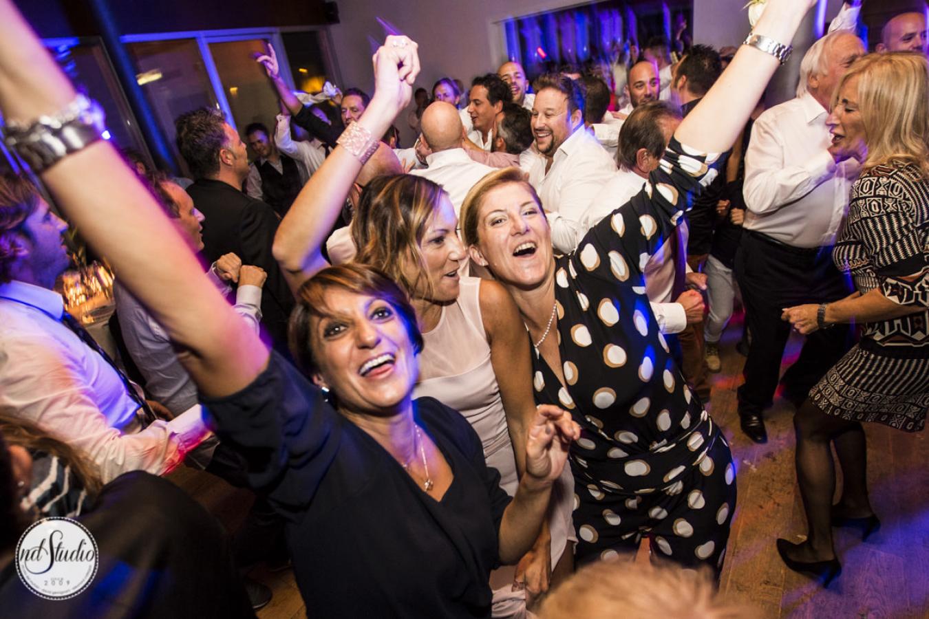 foto  Luca e Ylenia - Wedding by the sea in Tuscany