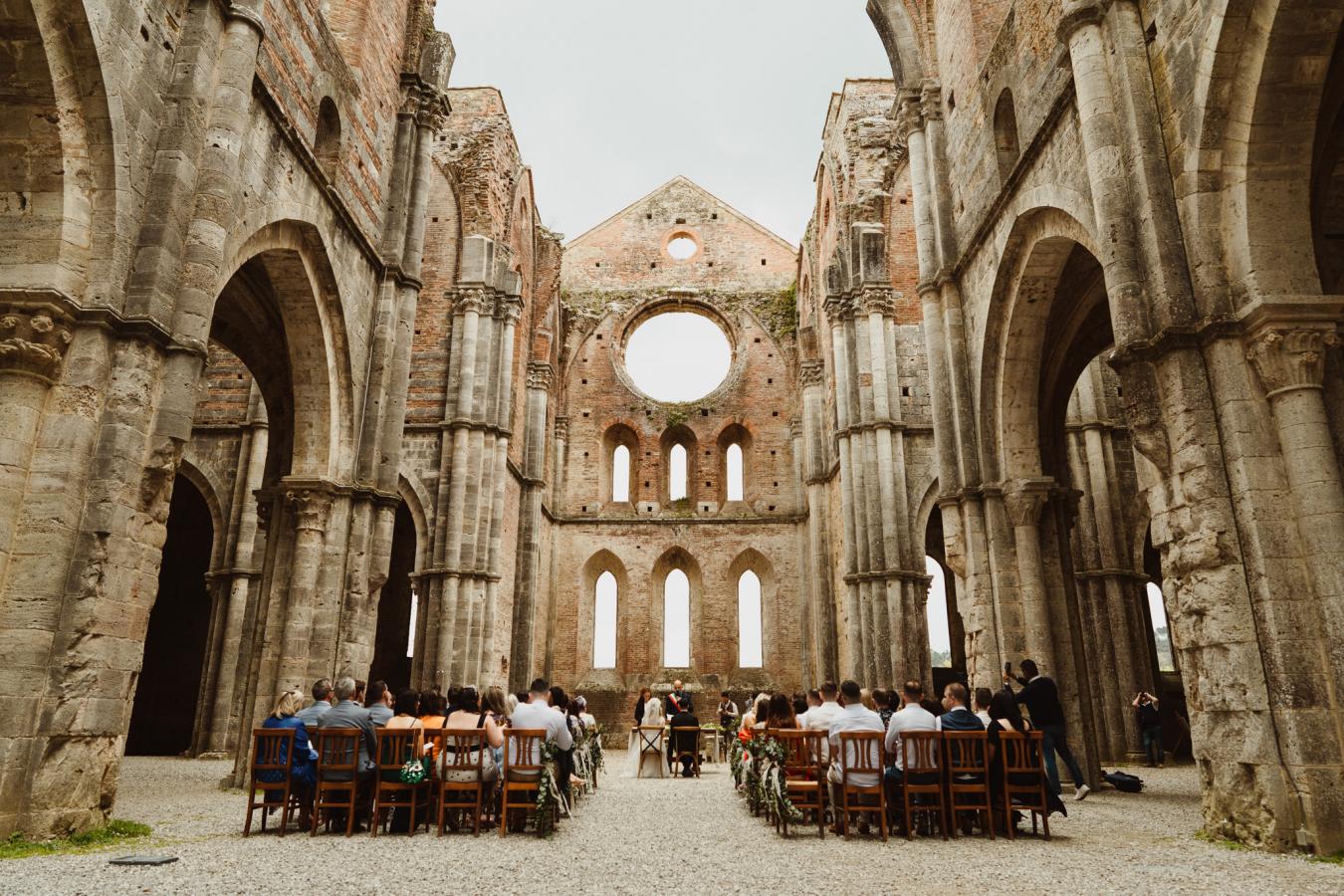 foto  Wedding in the San Galgano Abbey