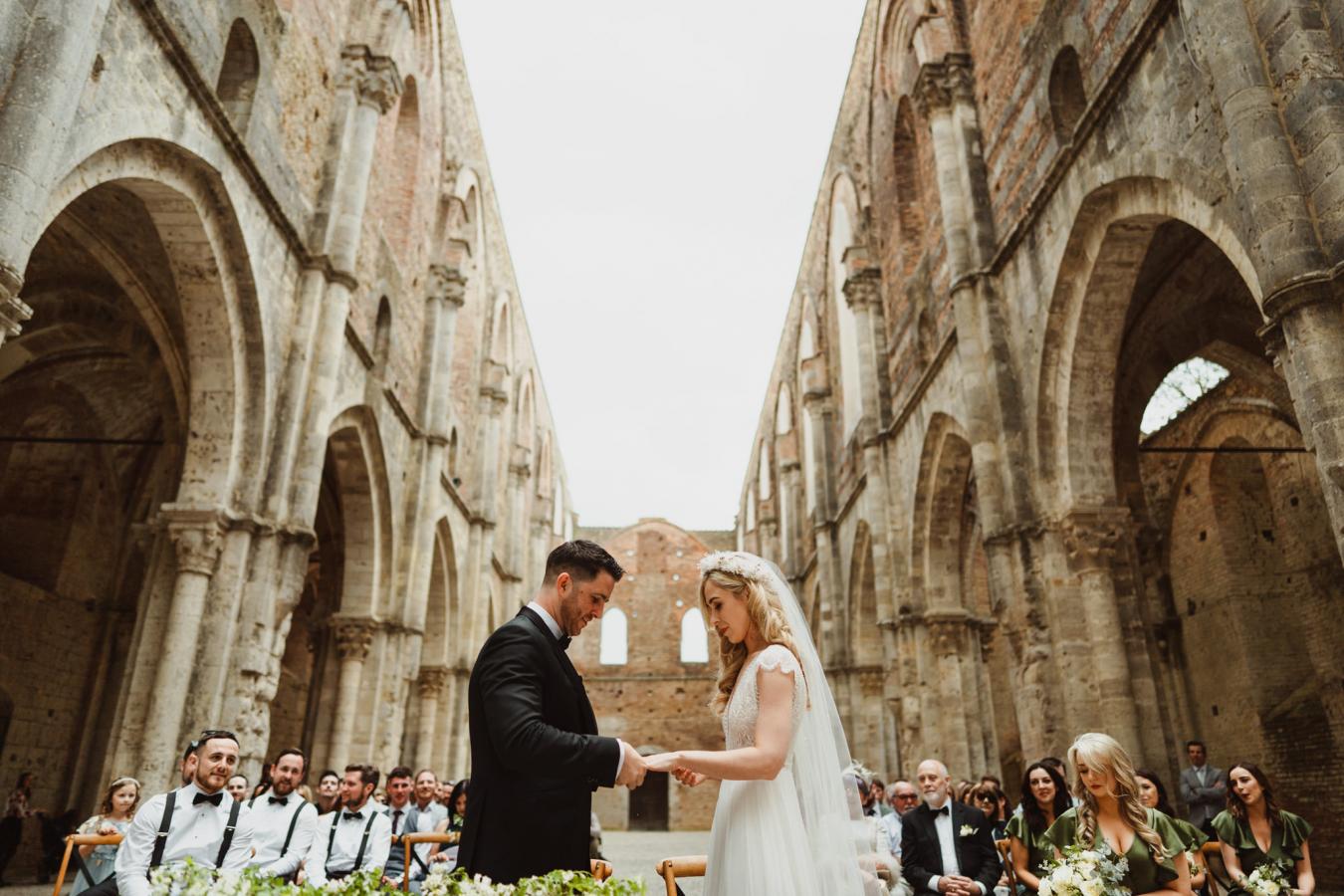 foto  Wedding in the San Galgano Abbey
