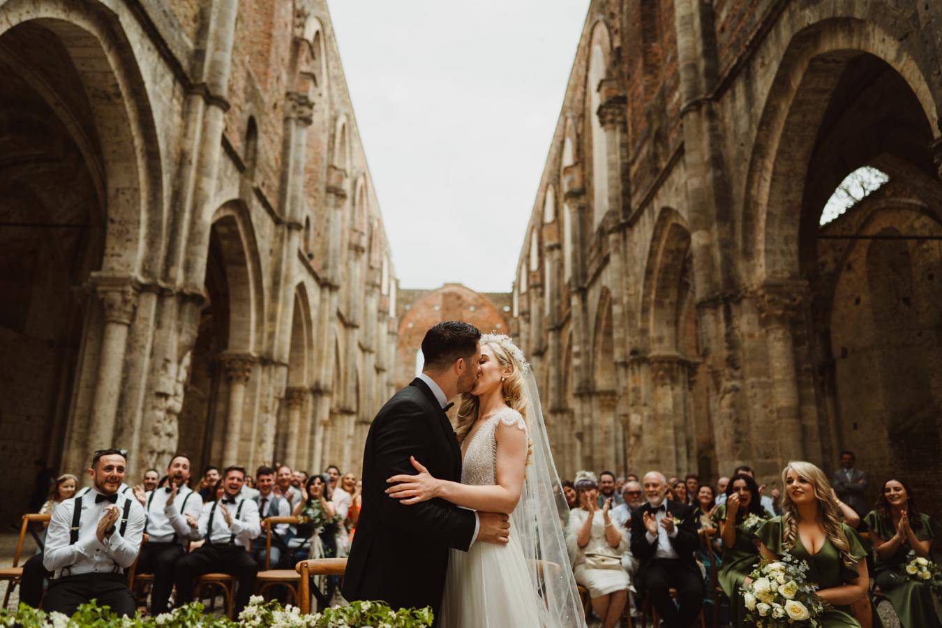 foto  Wedding in the San Galgano Abbey
