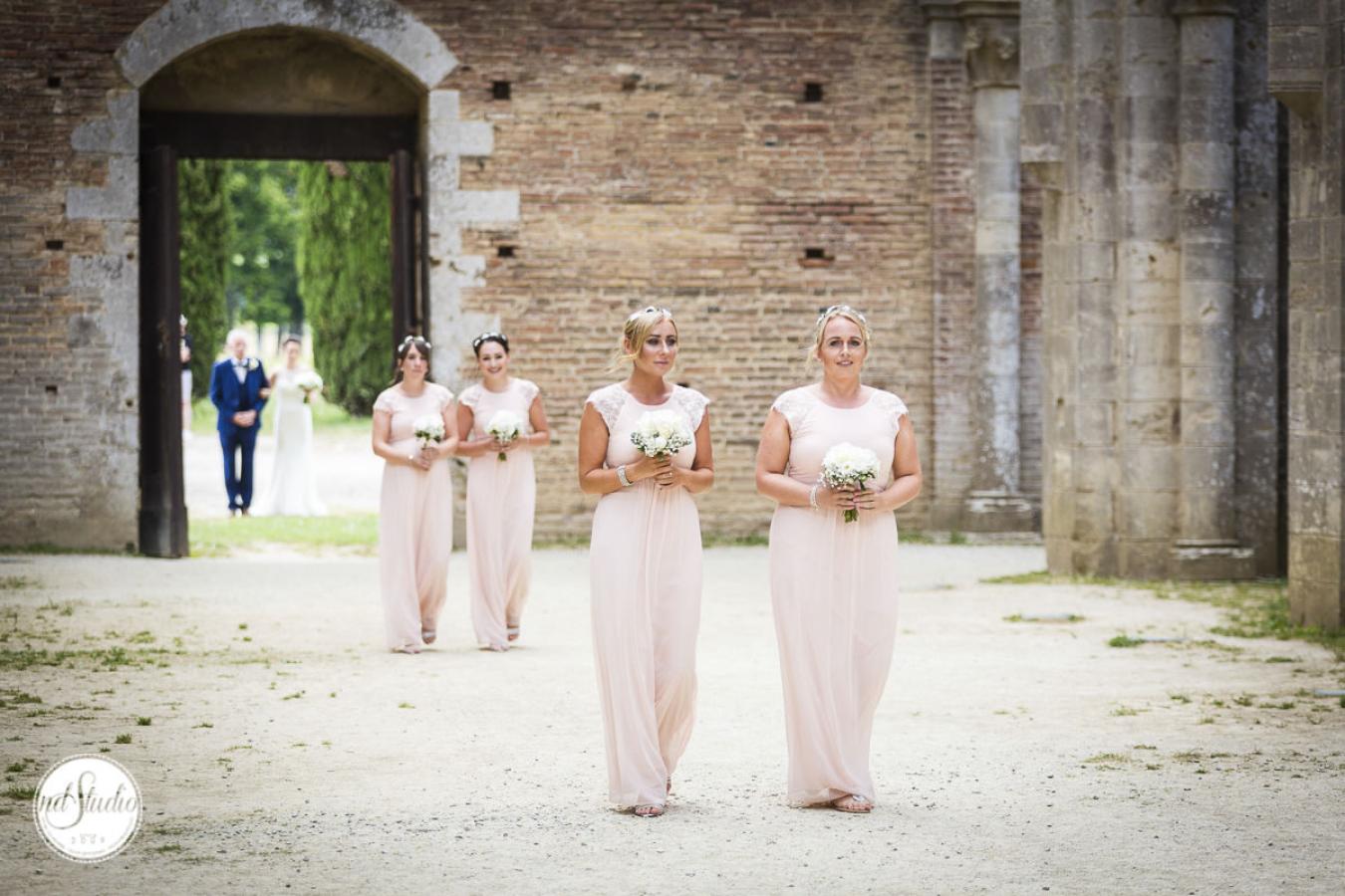 foto  Alex and Nicolle - Wedding in San Galgano Abbey