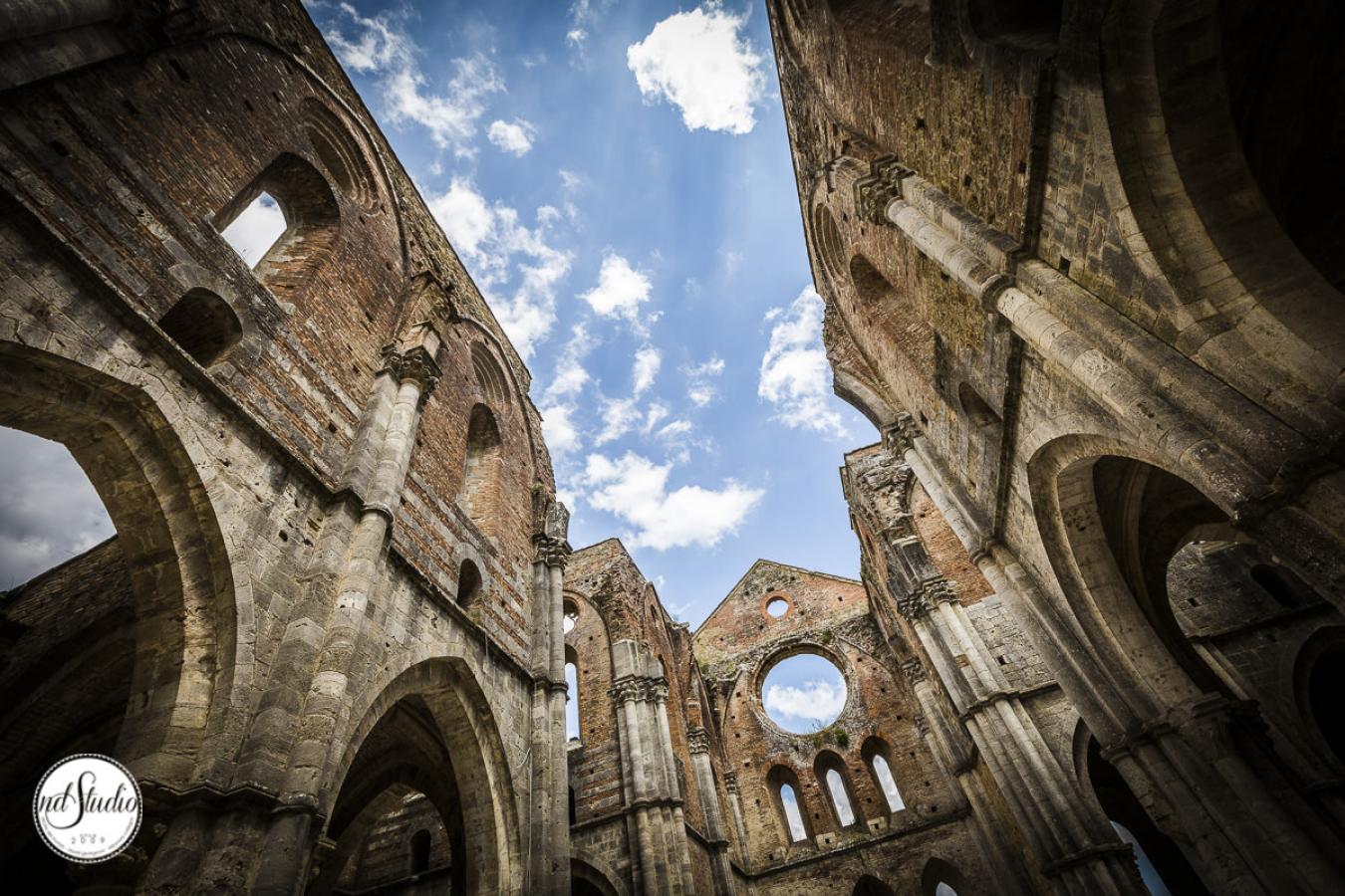 foto  Alex and Nicolle - Wedding in San Galgano Abbey