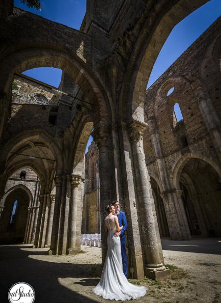foto  Alex and Nicolle - Wedding in San Galgano Abbey