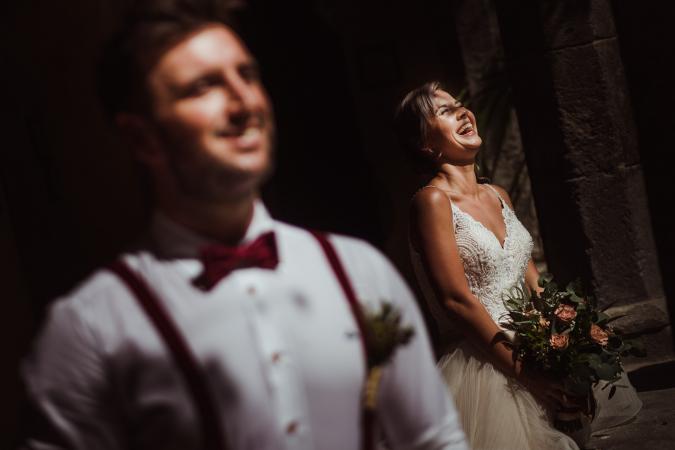 
	smiling bride
