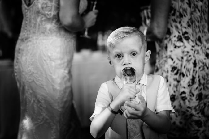
	Funny picture during a wedding
