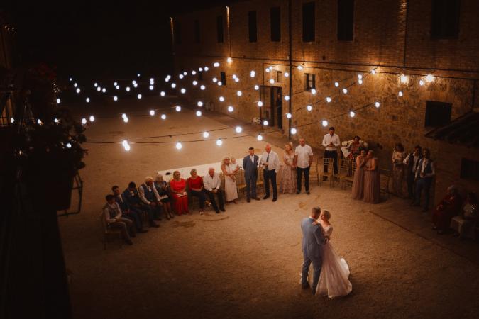 
	first dance
