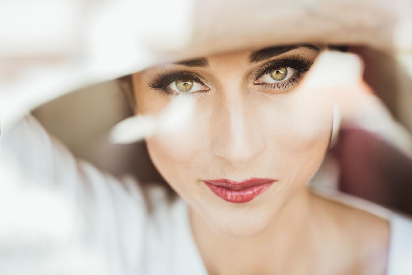 sposa bellissima sguardo