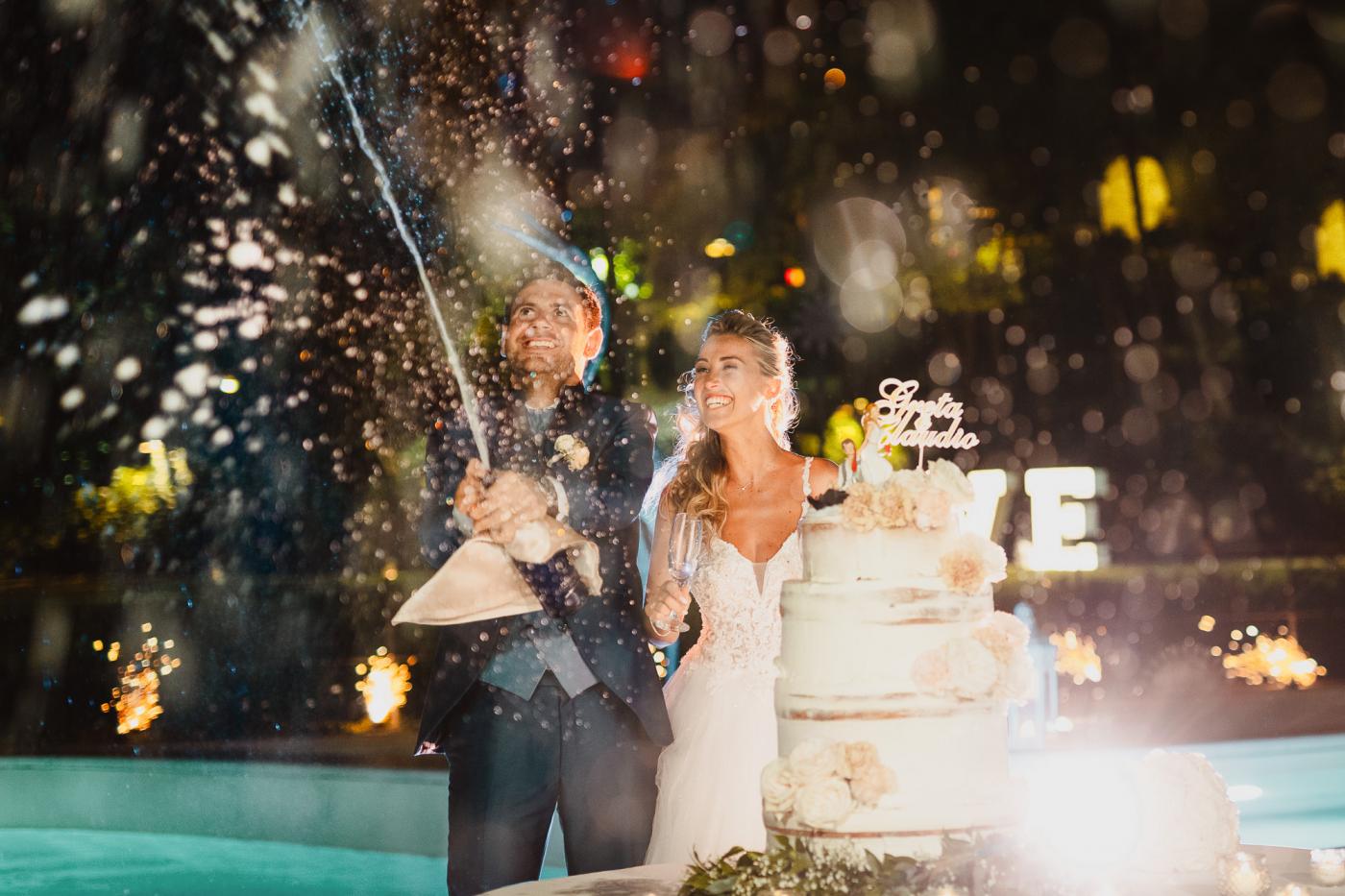 
	cake cutting
