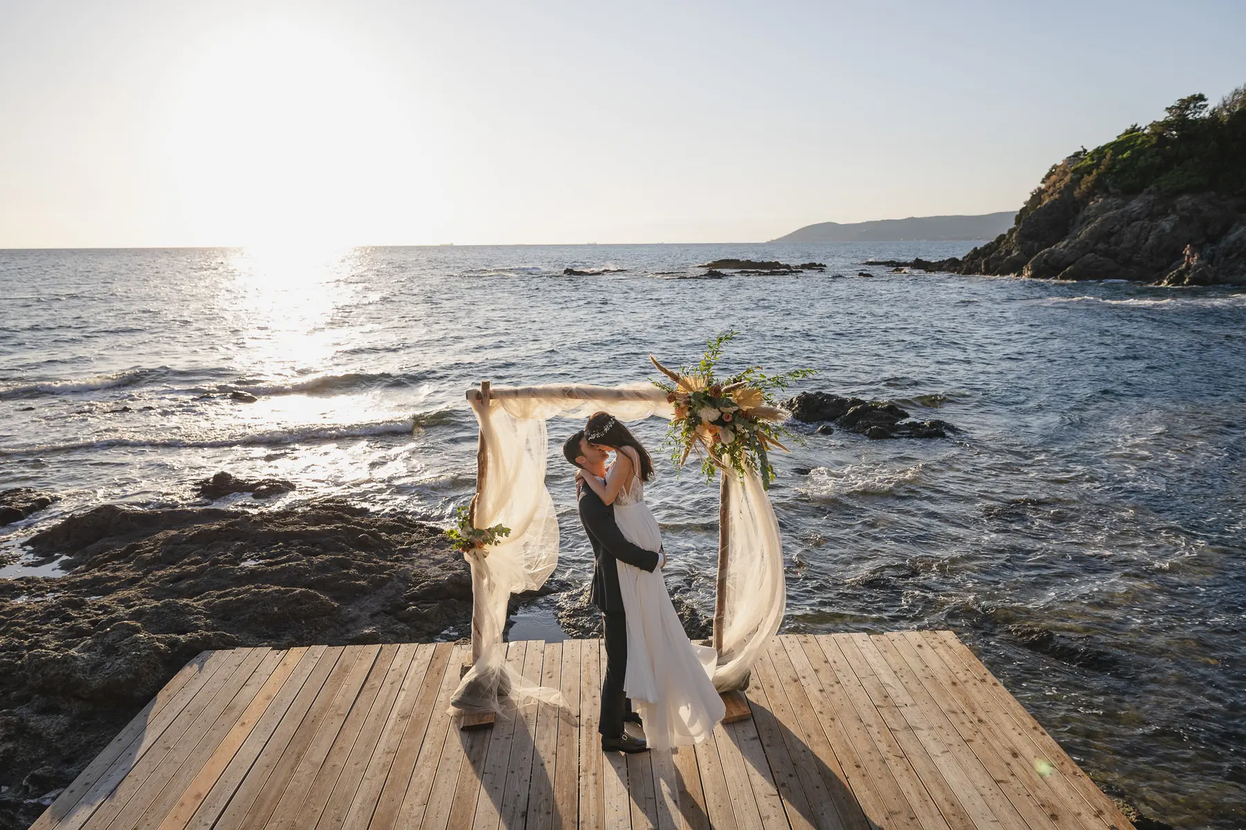 photo  Elegant Seaside Wedding at Villa Parisi