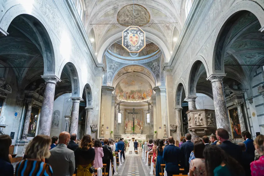 Wedding in the main church of Pietrasanta