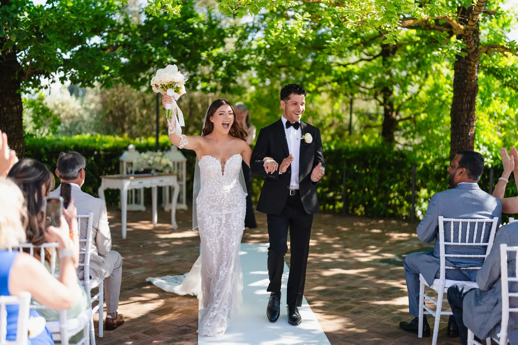 candid wedding photo shoot Italy