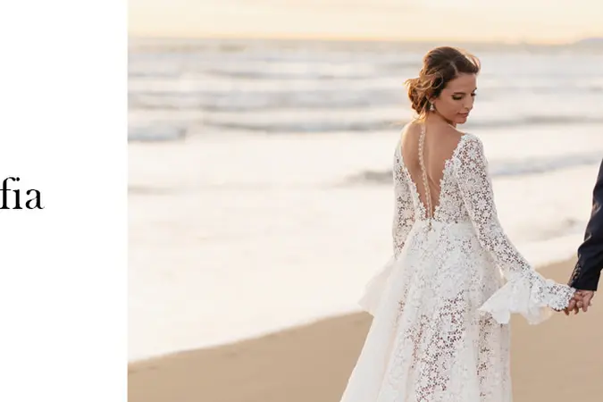 Explore Cosimo and Sofia's magical wedding in Pietrasanta: from the Duomo to Petra Beach Club. Get inspired for your Tuscan wedding.