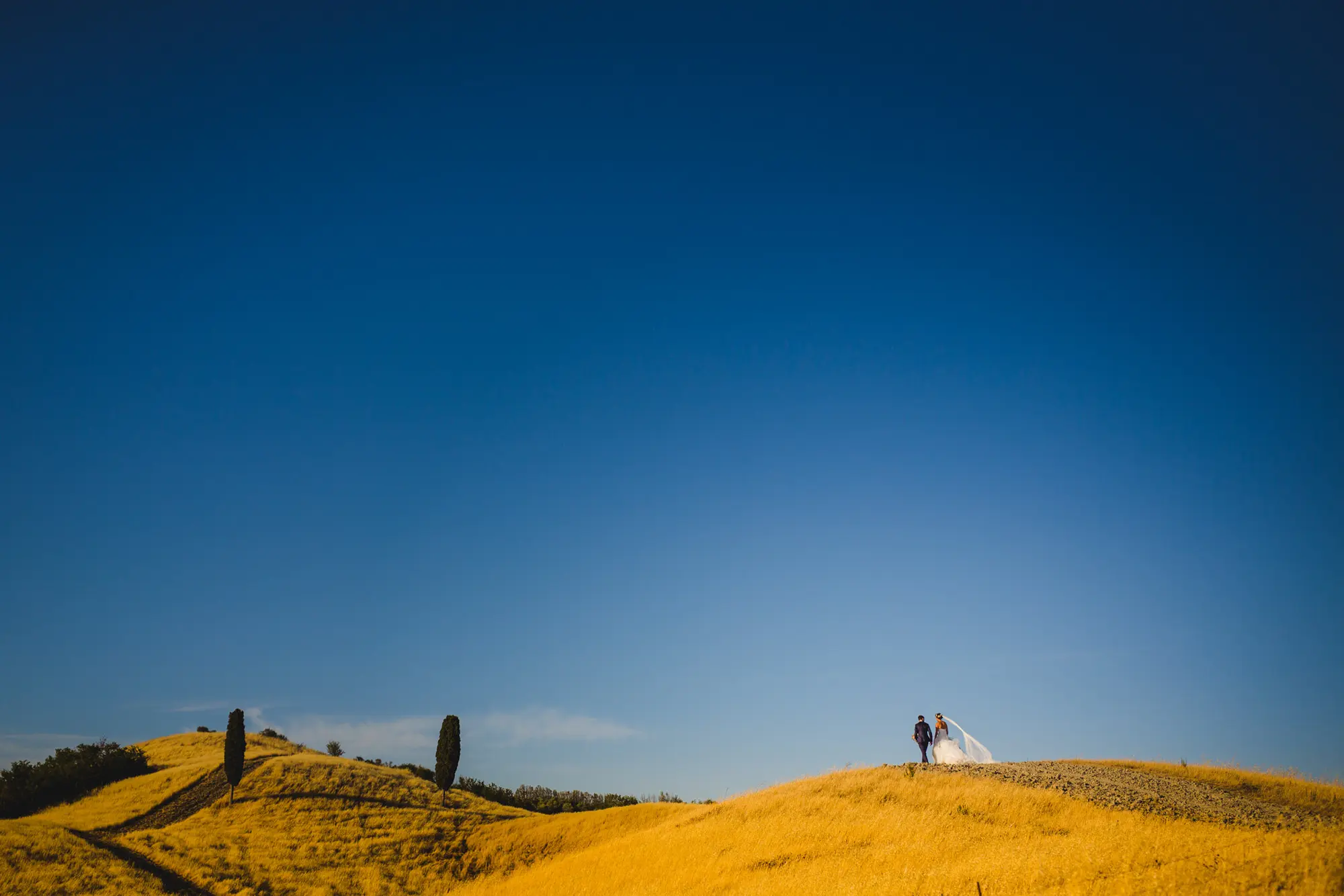 bride groom in Tuscany