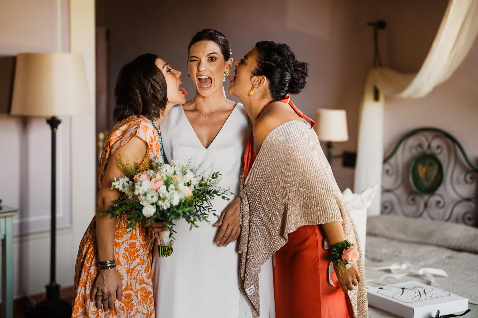 funny moment on a wedding in Villa Bernardini